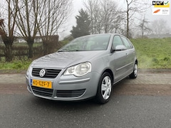 Volkswagen Polo - 1.4-16V Comfortline, Airco, 5 deurs