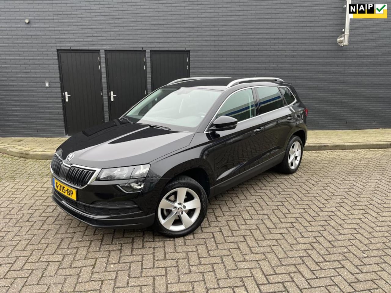 Skoda Karoq - 1.0 TSI Ambition Business AUTOMAAT LEER - AutoWereld.nl