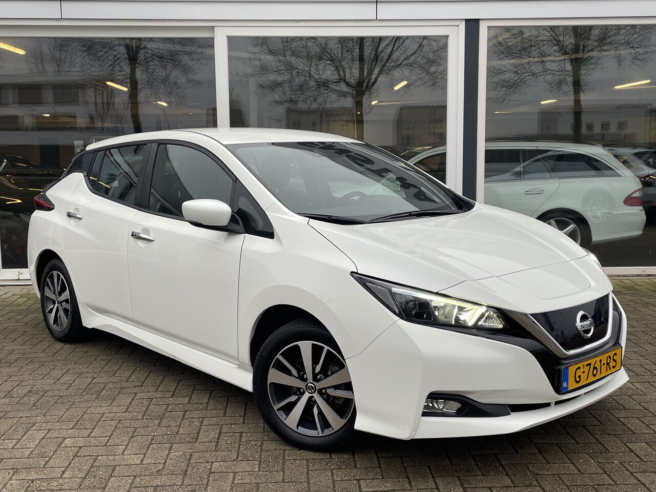 Nissan LEAF - Acenta 40 kWh // Na subsidie 10.950 ,- // 50% deal 6.475,- ACTIE Navi / Clima / Stoel-stuu - AutoWereld.nl