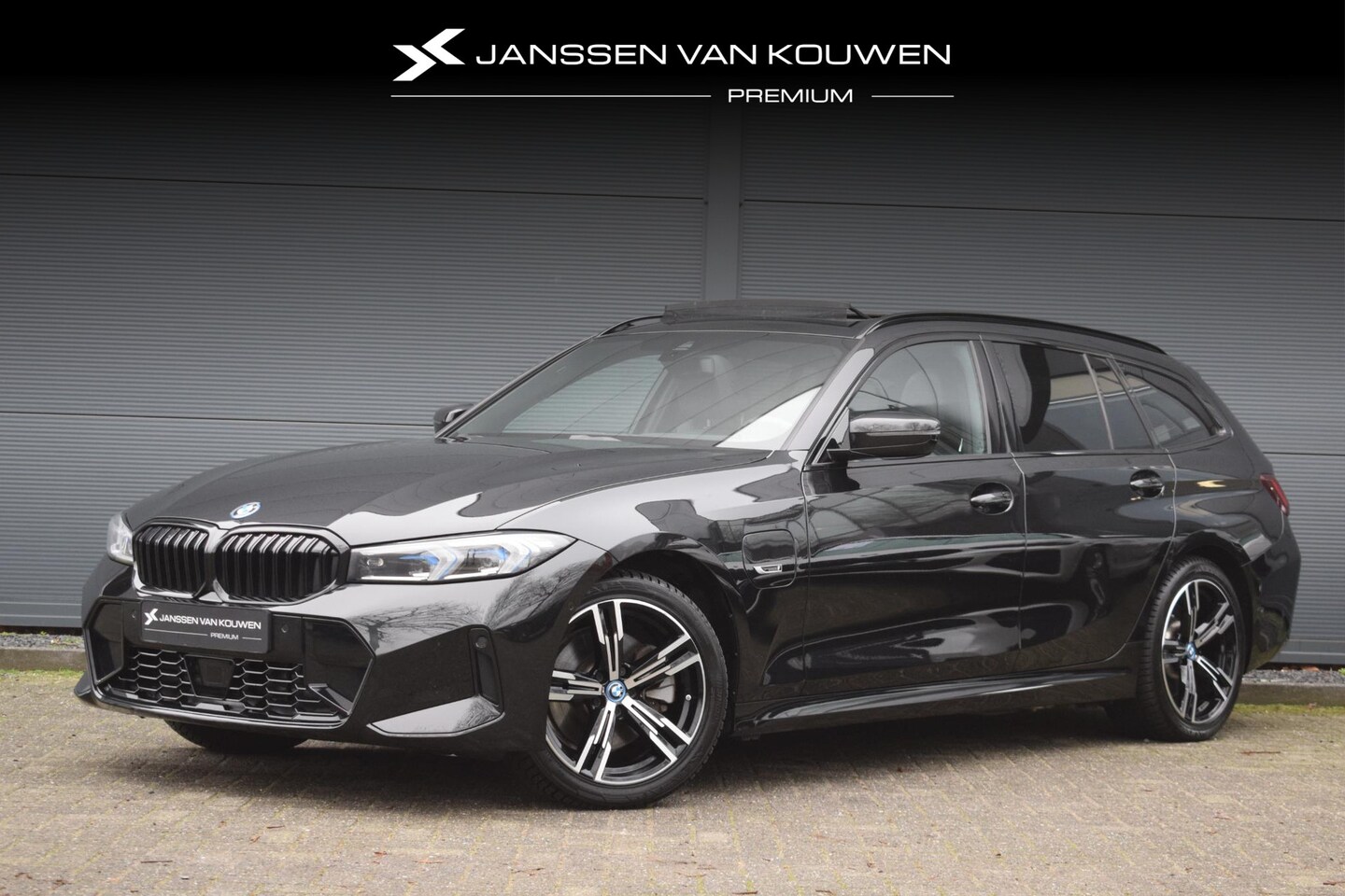 BMW 3-serie Touring - 320e M-Sport Facelift Panoramadak Stoelverwarming - AutoWereld.nl