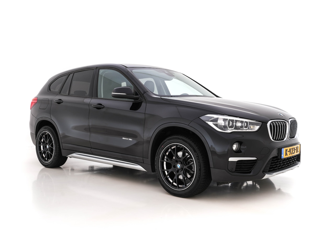 BMW X1 - sDrive18i Centennial Executive *1/2LEATHER | FULL-LED | NAVI-FULLMAP | COMFORT-SEATS | 18' - AutoWereld.nl