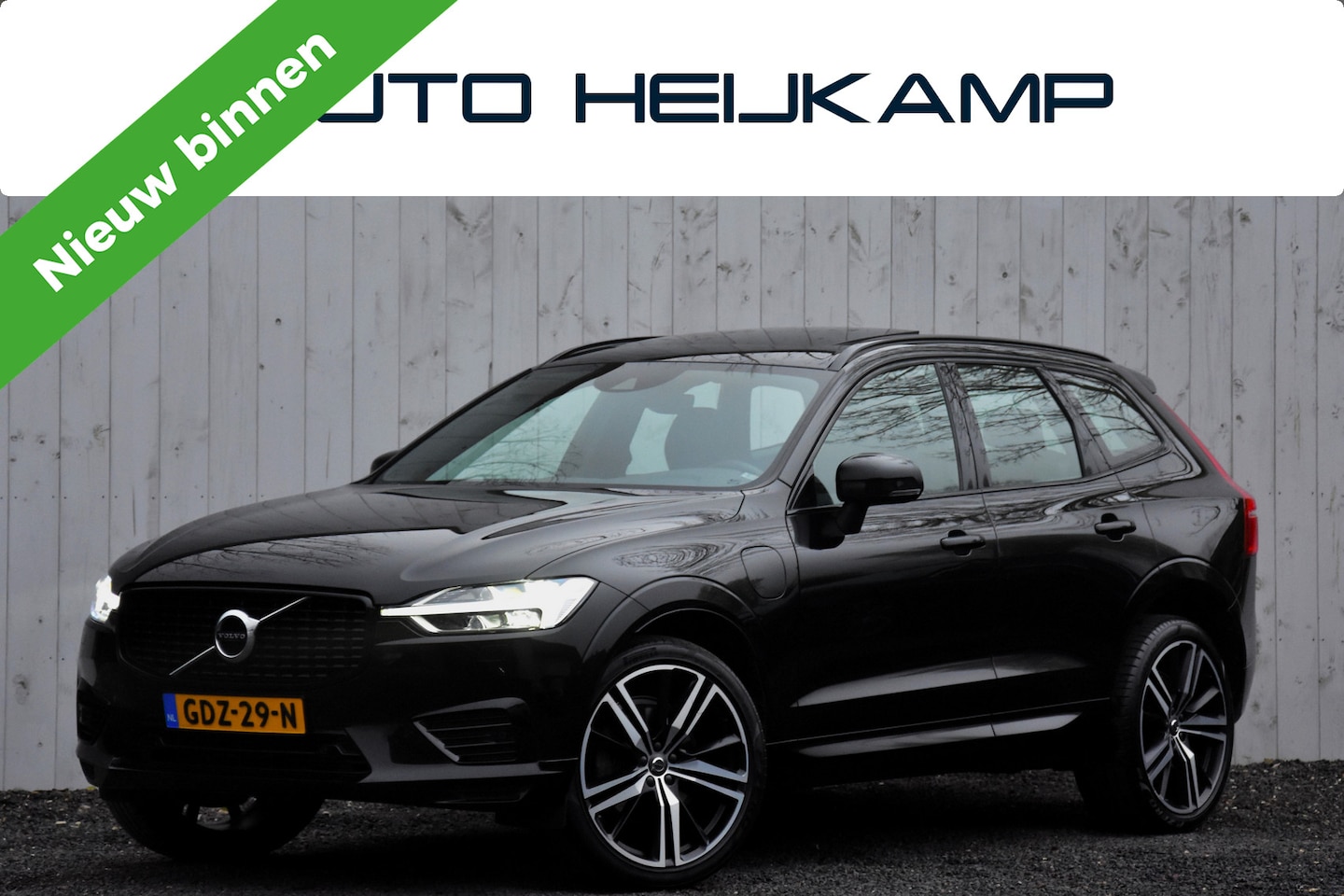 Volvo XC60 - 2.0 Recharge T8 AWD R-Design | Pano-dak | Camera | Trekhaak | - AutoWereld.nl