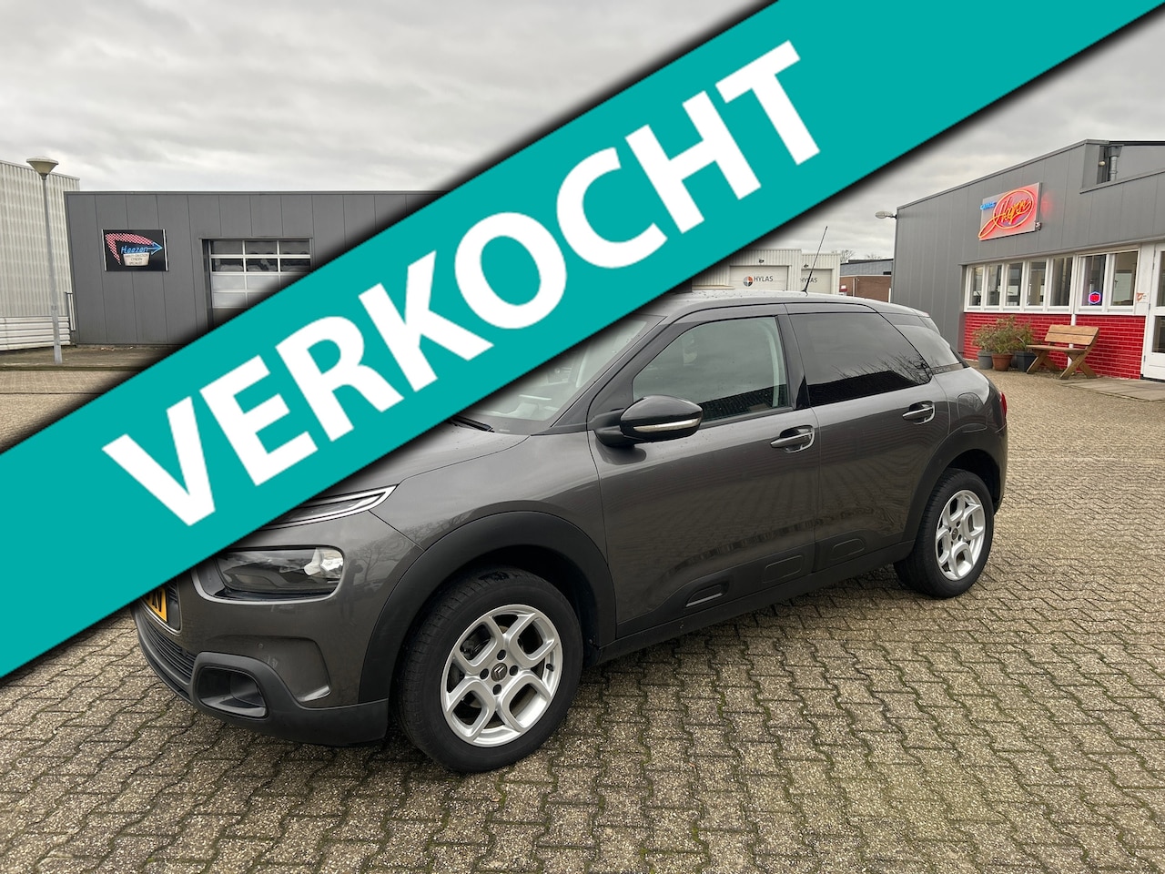 Citroën C4 Cactus - 1.2 PureTech Shine AUTOMAAT CAMERA TREKHAAK - AutoWereld.nl