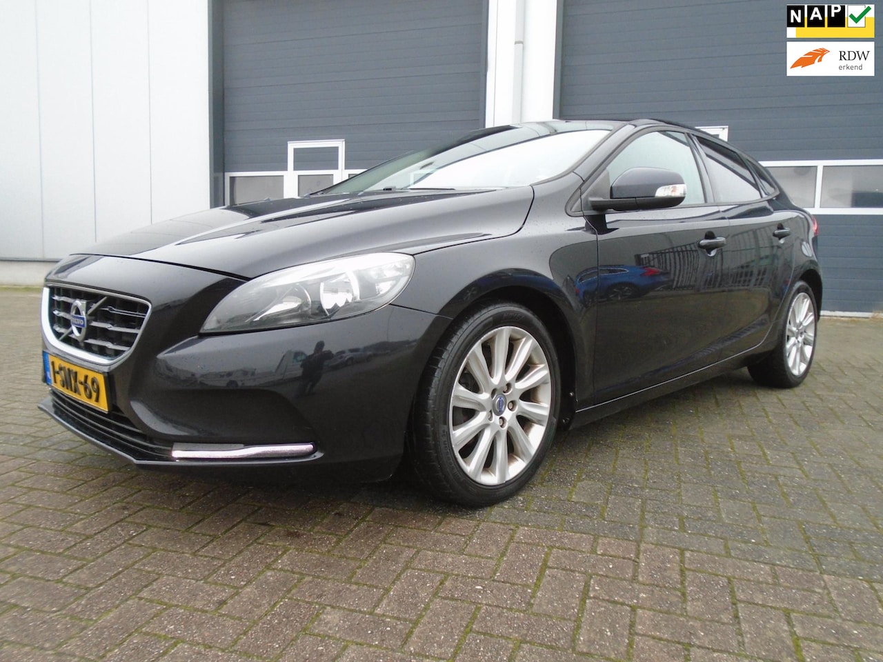 Volvo V40 - 1.6 D2 Kinetic cuise navi nette auto!! - AutoWereld.nl