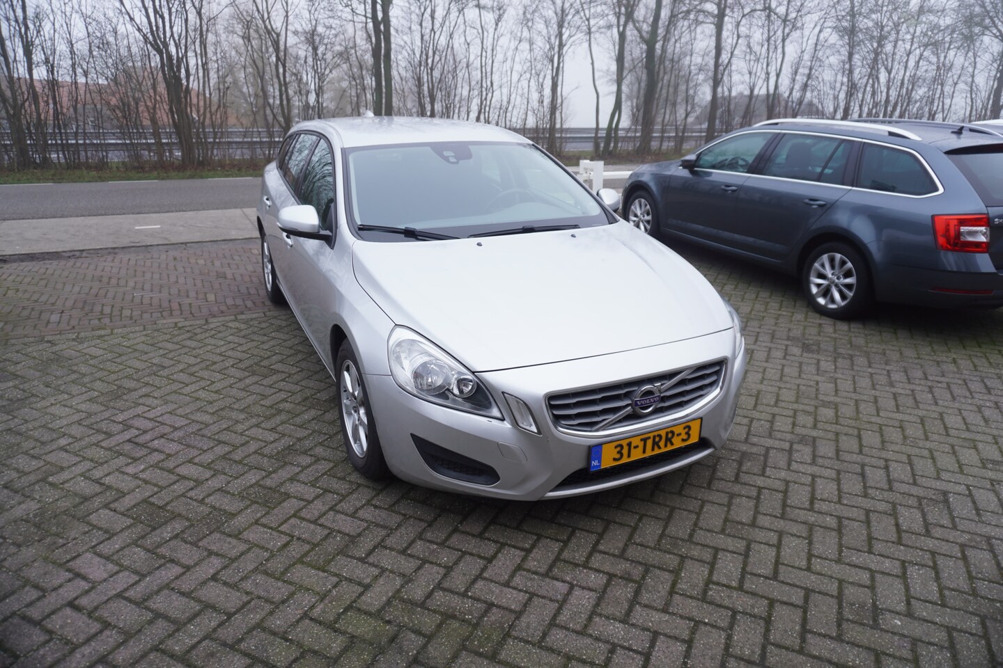 Volvo V60 - 1.6 T3 NAVI CRUISE PDC - AutoWereld.nl