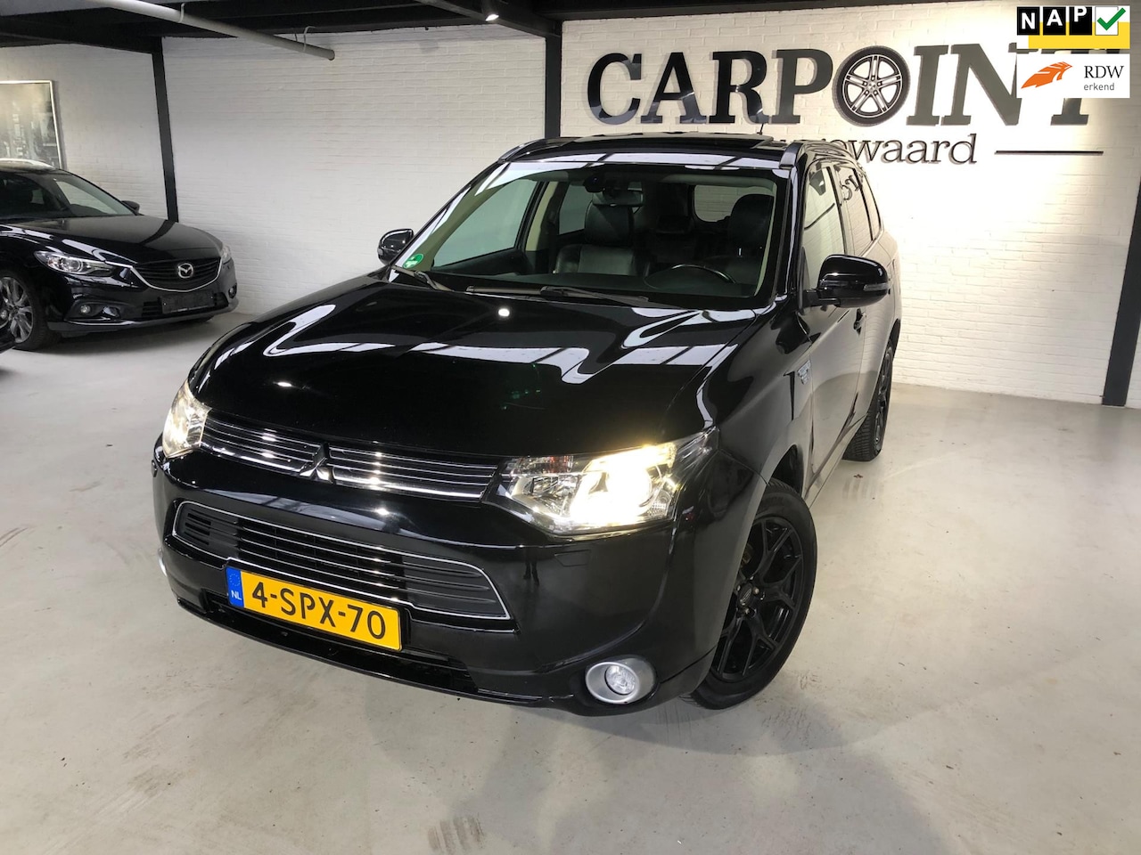 Mitsubishi Outlander - 2.0 PHEV Instyle 2013 Camera Navi Dak Leer NAP Nieuwe Apk - AutoWereld.nl