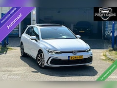 Volkswagen Golf - 1.5 eTSI R-Line Sfeerlicht Head-up Pano Navi