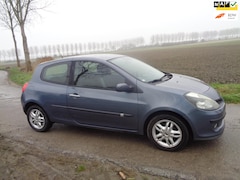 Renault Clio - 1.4-16V Dynamique Luxe