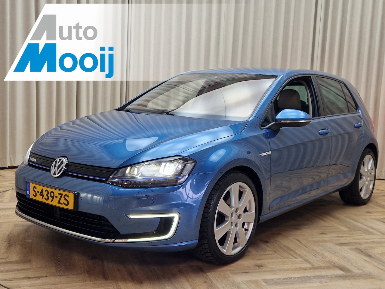 Volkswagen e-Golf - *Leder* Warmtepomp / Stoelverwarming / Adapt. Cruise / LED / Keyless / Dynaudio / Camera / - AutoWereld.nl