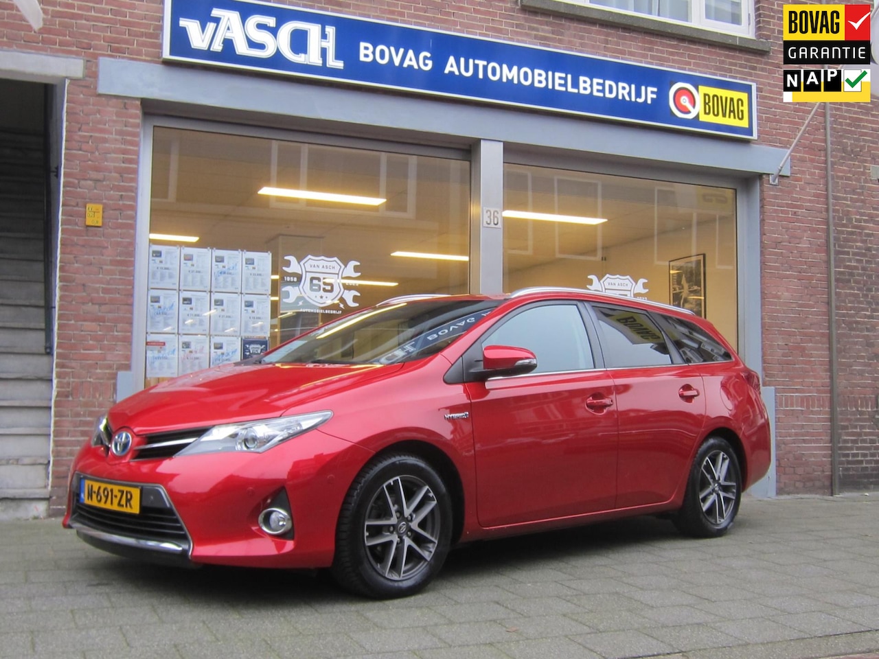 Toyota Auris Touring Sports - 1.8 Hybrid Lease All In Prijs Bovaggarantie - AutoWereld.nl