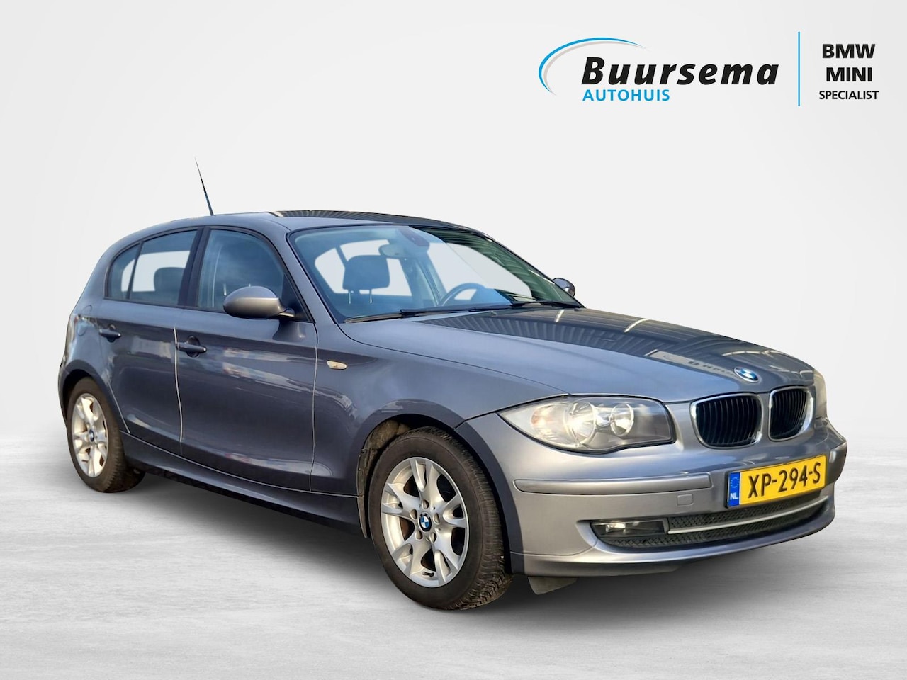 BMW 1-serie - 116i Business Line *Stoelverwarming*Automatische Airco - AutoWereld.nl