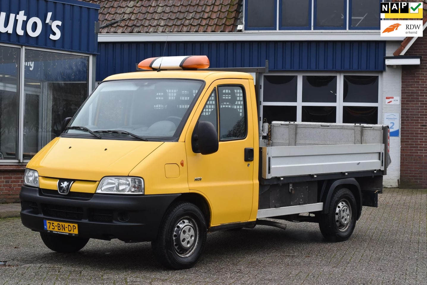 Peugeot Boxer - 350M 2.2 HDI 147dkm Bakwagen met electrische klep Nwe APK - AutoWereld.nl