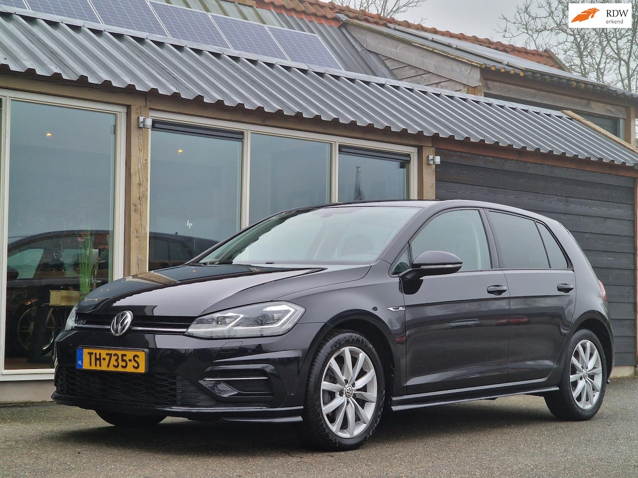 Volkswagen Golf - 1.5 TSI Highline R-Line (Automaat / Adaptive Cruise / Climate / Stoelverwarming / Led / Pa - AutoWereld.nl