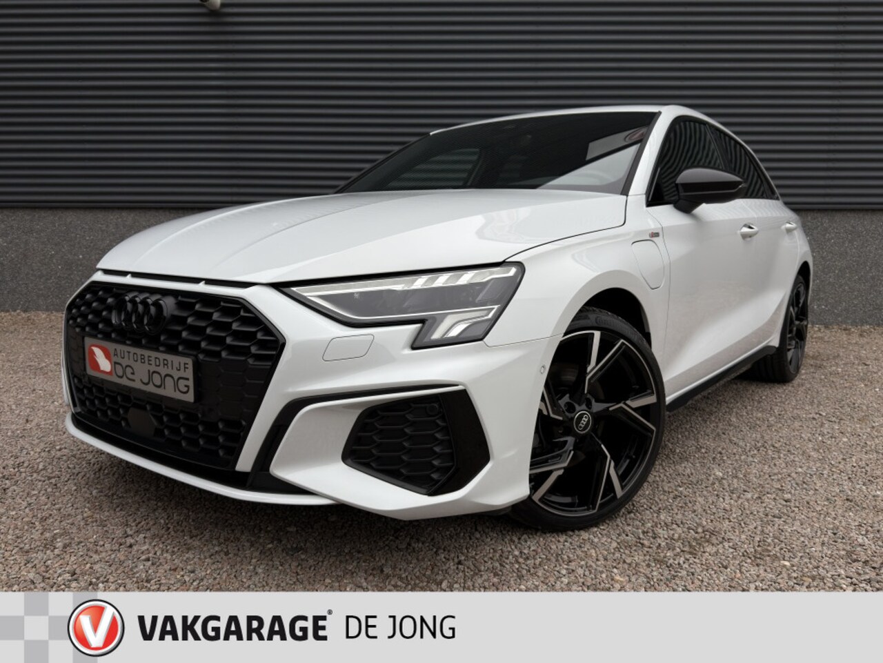 Audi A3 Sportback - 40 TFSIe 204PK 2x S-Line | Camera | ACC | Matrix LED | Black Opt - AutoWereld.nl