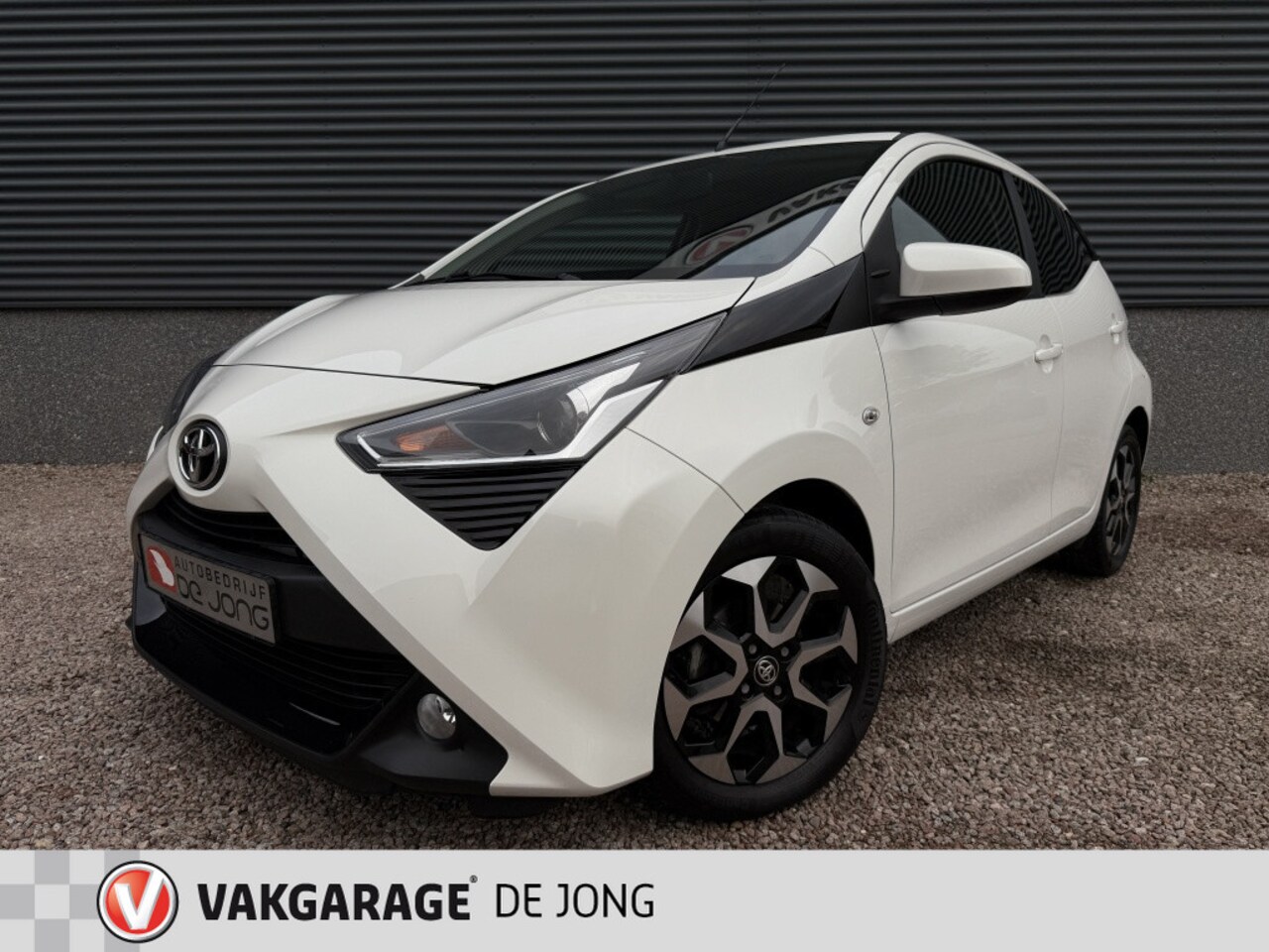 Toyota Aygo - 1.0 VVT-i x-joy 1.0 VVT-i x-joy cab - AutoWereld.nl