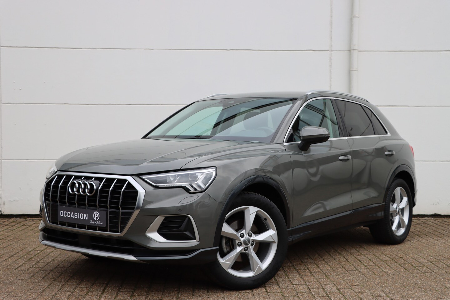 Audi Q3 - 35 TFSI Business Edition 35 TFSI Business Edition 150pk - AutoWereld.nl