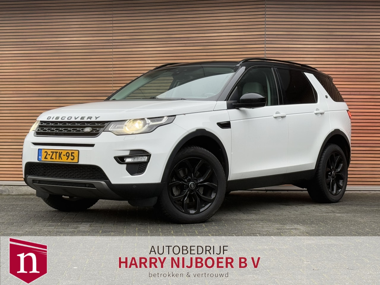 Land Rover Discovery Sport - 2.0 Si4 4WD HSE Leer / Trekhaak / Navigatie - AutoWereld.nl