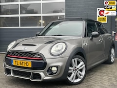 MINI Cooper S - 2.0 Chili Serious Business Pano, Leder, Navi