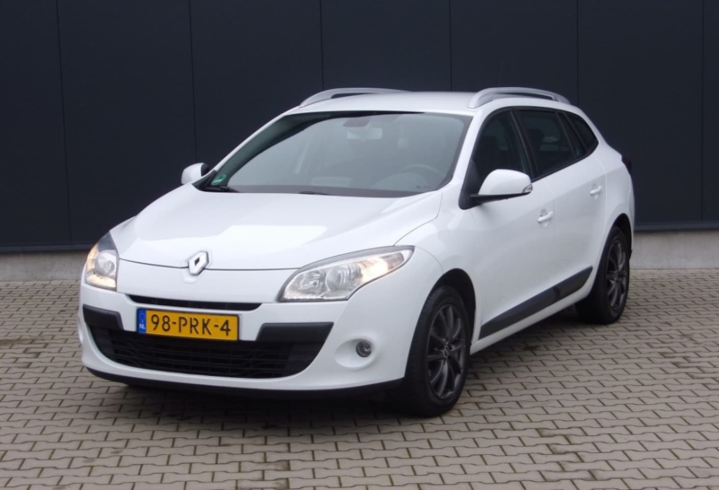 Renault Mégane Estate - 1.6 Expression | Trekhaak | Navigatie | PDC - AutoWereld.nl