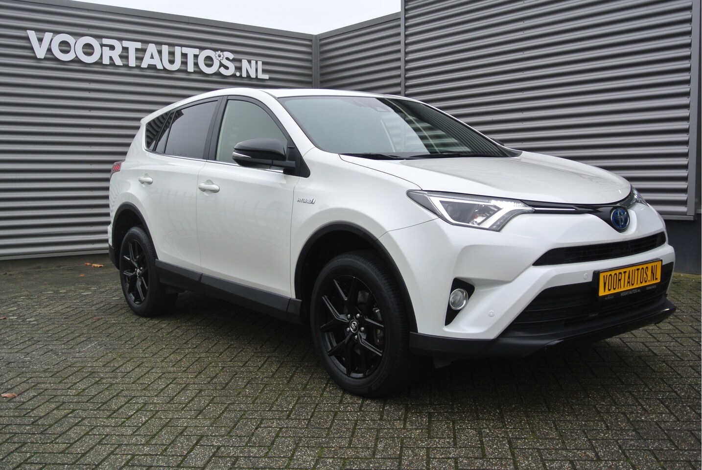 Toyota RAV4 - 2.5 Hybrid Black Edition \ NAVI + CAMERA \ ELEC SCHUIFDAK , LMV 18'' \ ELEC KLEP \ - AutoWereld.nl