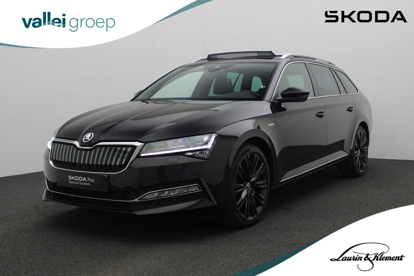 Skoda Superb Combi - 1.4 TSI 218PK DSG iV Laurin & Klement | Pano | Leder | Geheugenstoel | Matrix LED | 360 Ca - AutoWereld.nl