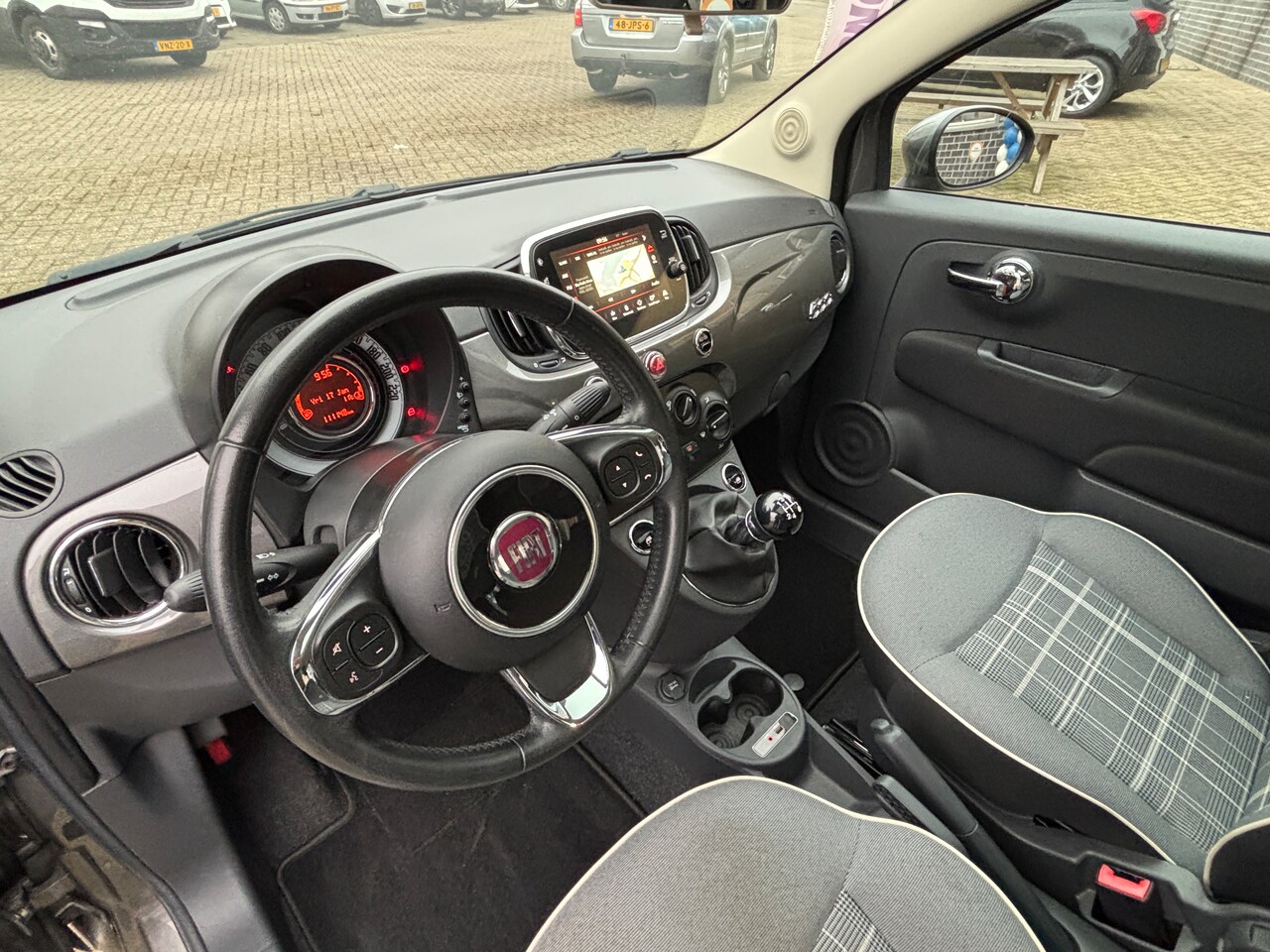 Fiat 500 - 0.9 TwinAir Turbo Lounge | Navi. Airco. Pano. Goed onderhouden.