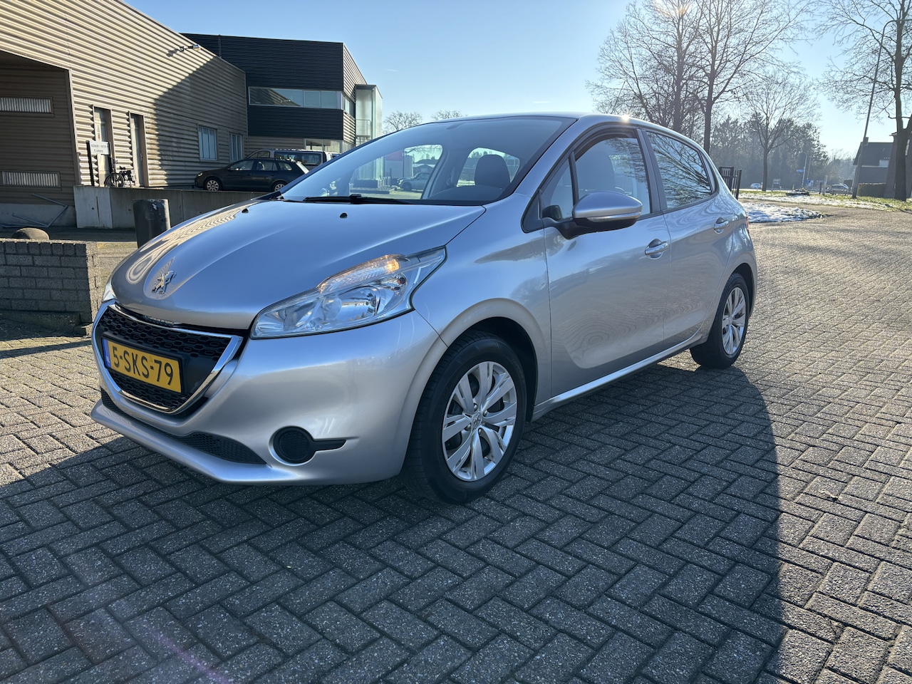 Peugeot 208 - 1.2 VTi Active 5 deurs [ fm navi,airco,audio,cruise ] - AutoWereld.nl