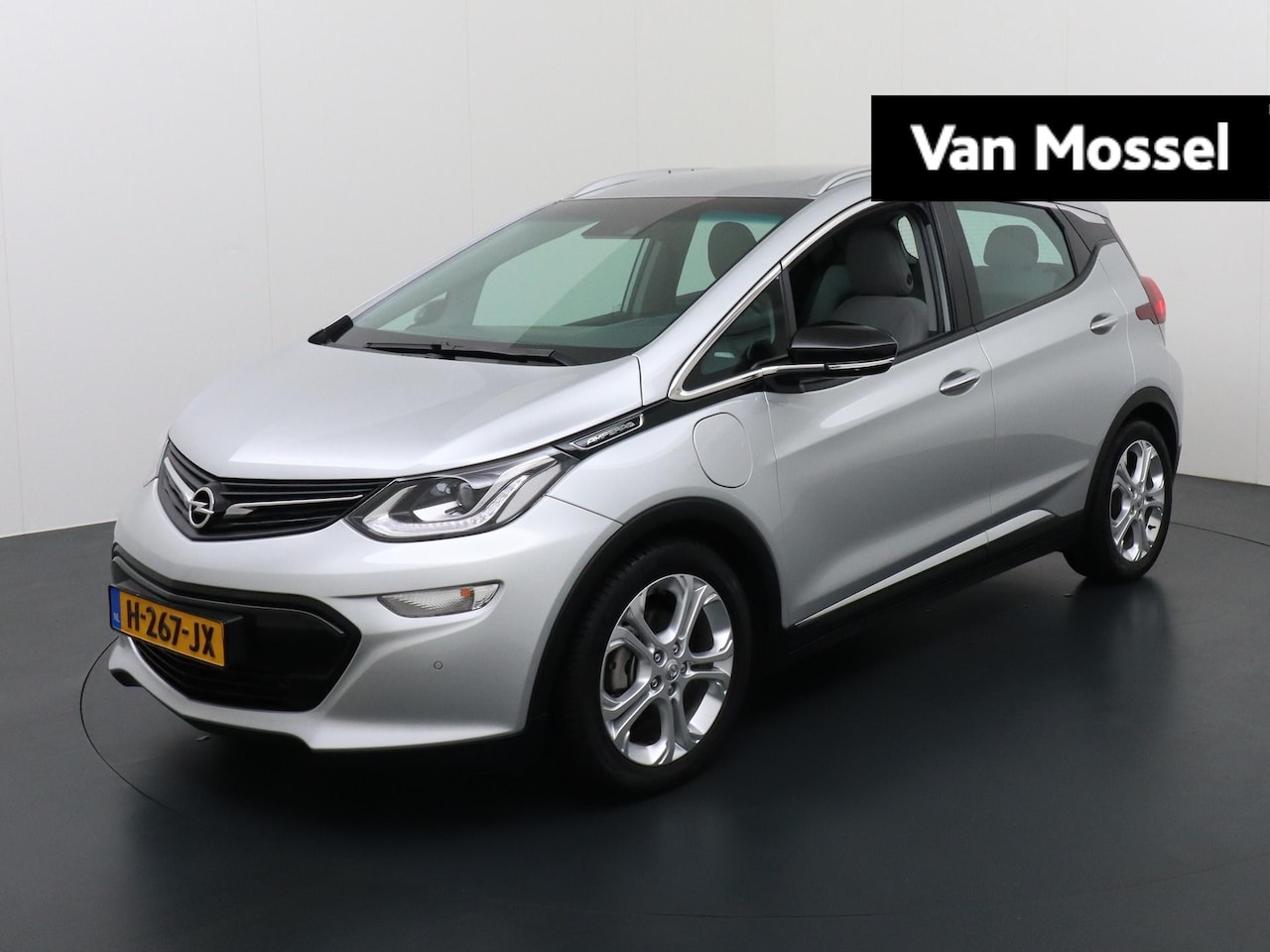 Opel Ampera-e - Business executive 60 kWh | 16.000 KM | Apple carplay | Cruise control | Lichtmetalen velg - AutoWereld.nl