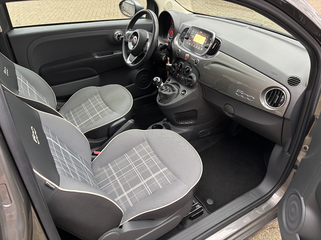 Fiat 500 - 0.9 TwinAir Turbo Lounge | Navi. Airco. Pano. Goed onderhouden.