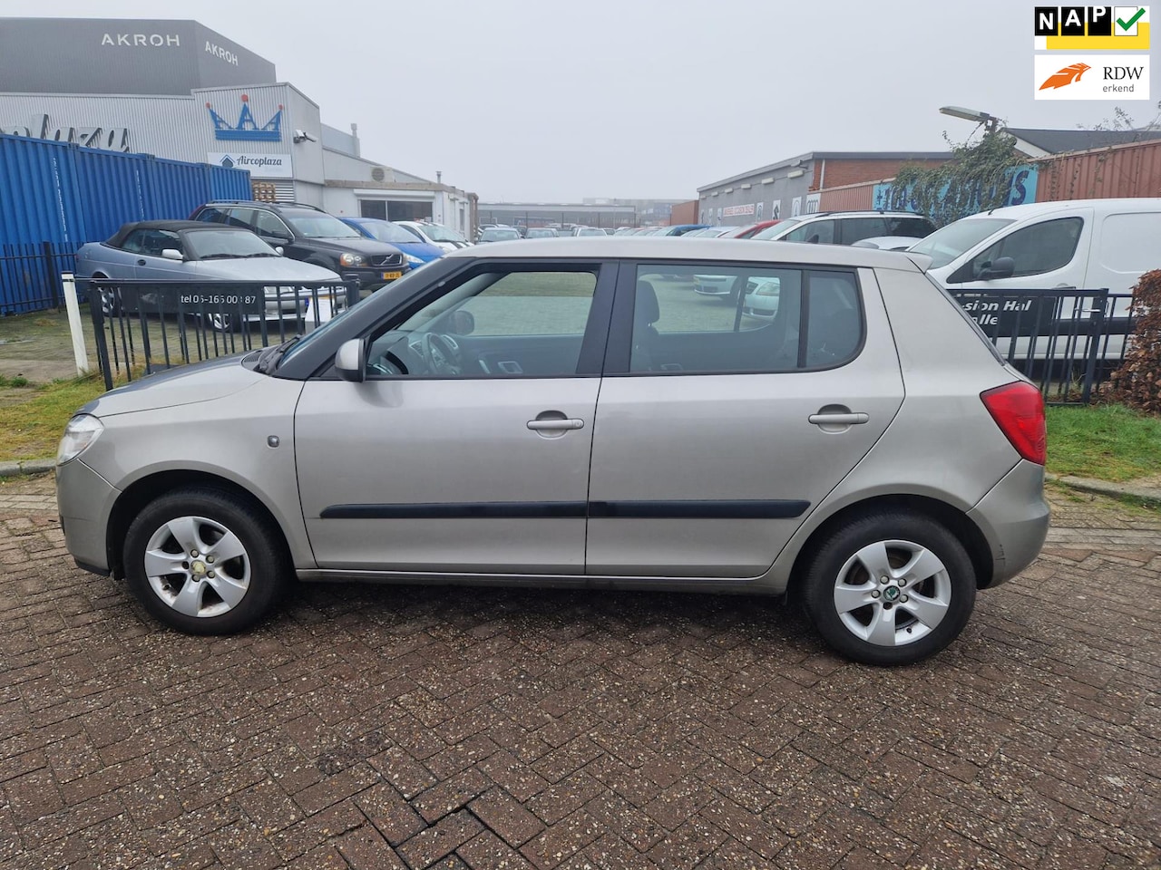 Skoda Fabia - 1.4-16V Elegance/AIRCO/CRUISE/LMV!! - AutoWereld.nl