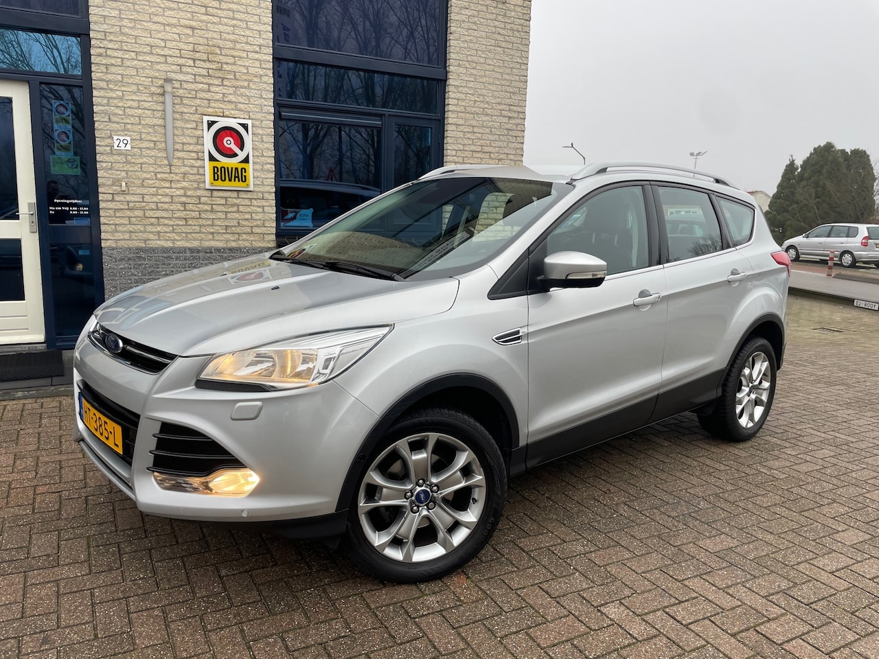 Ford Kuga - 1.5 Titanium-Camera-NAVI-Bluetooth-NL auto - AutoWereld.nl