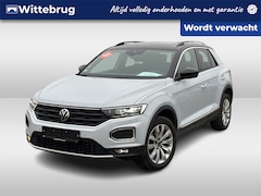 Volkswagen T-Roc - 1.5 TSI 150pk DSG Sport / Panoramadak / Virtual Cockpit / Black Design Int. / Zwart Dak /