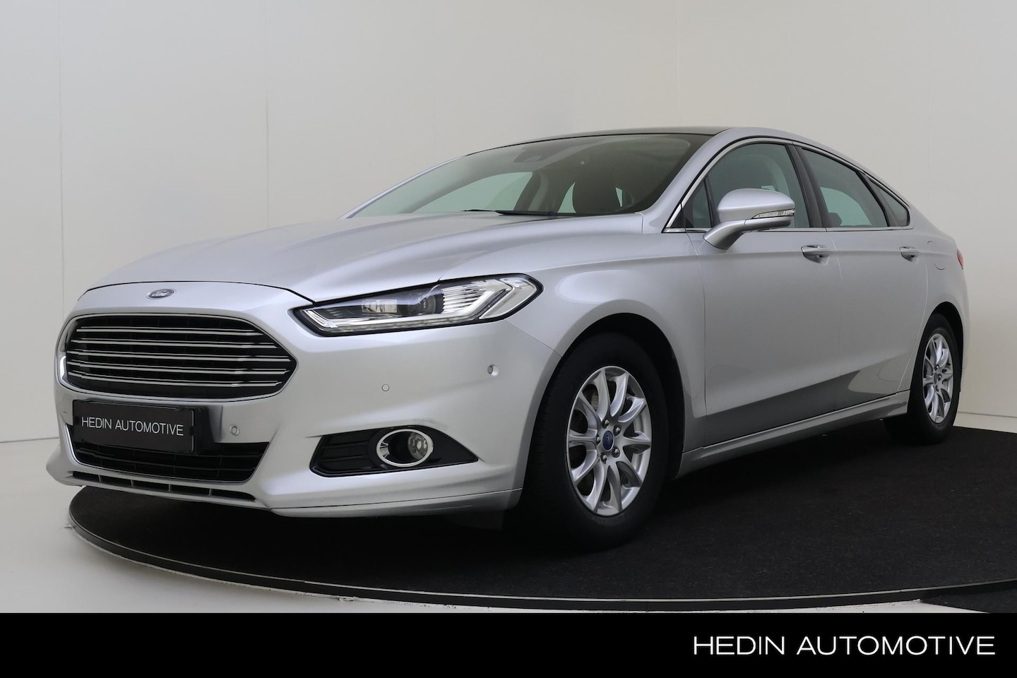 Ford Mondeo - 1.5 Titanium | Panoramadak | Trekhaak | Navi - AutoWereld.nl