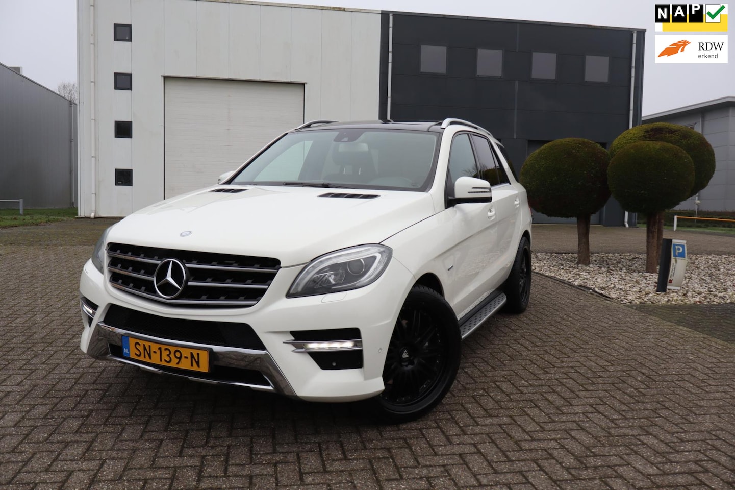 Mercedes-Benz M-klasse - 350 BlueTEC Edition 1 ///AMG Pakket |Pano|Memory|2012| - AutoWereld.nl