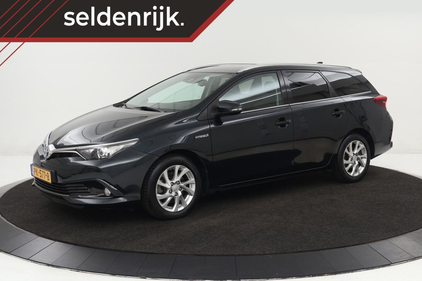 Toyota Auris - 1.8 Hybrid Dynamic Go | Dealer onderhouden | Camera | Navigatie | Climate control | Cruise - AutoWereld.nl