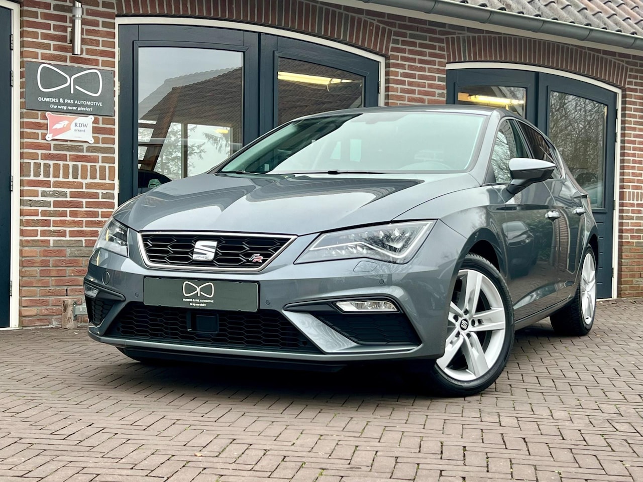 Seat Leon - 1.4 EcoTSI FR | CARPLAY | NAVIGATIE | CRUISE | LED | 150PK | AUTOMAAT - AutoWereld.nl