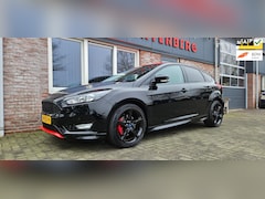 Ford Focus - 1.5 Black Edition 150PK NAP Mooie/Nette Auto Trekhaak Navigatie Airco Cruise Control 18INC