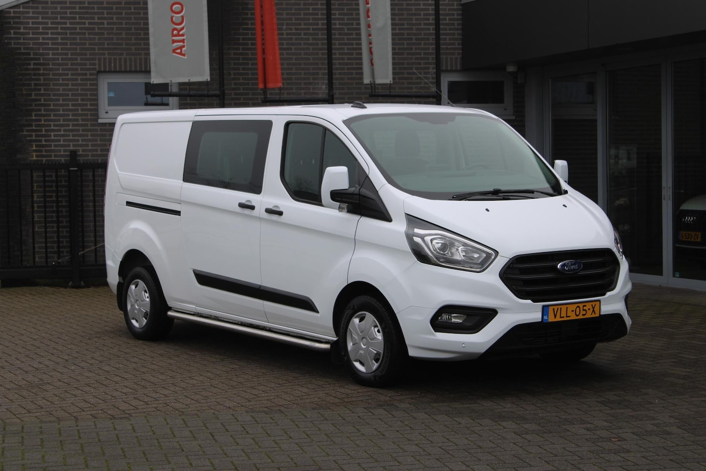 Ford Transit Custom - 300 2.0 TDCI L2H1 Trend DC Navi/Trekhaak/Cruise/Pdc - AutoWereld.nl