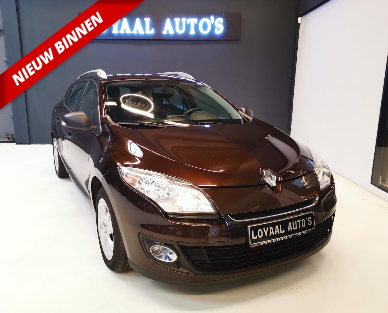 Renault Mégane Estate - 1.6 Authentique | NAVI | AIRCO | CRUISE | ELEK.RAMEN | APK. - AutoWereld.nl