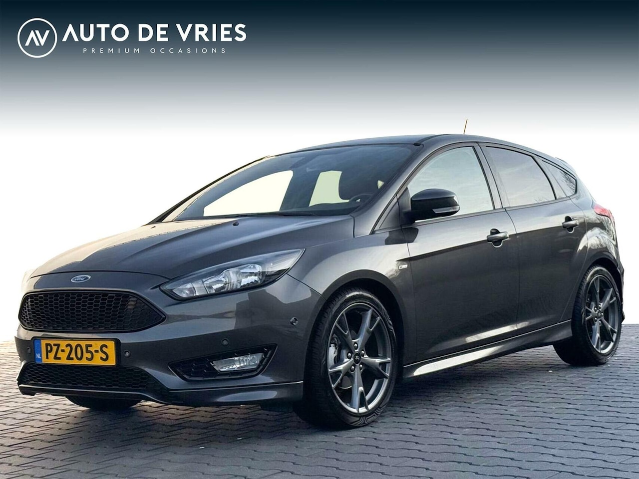 Ford Focus - 1.0 Ecoboost 125pk ST-Line | Navigatie | Camera | Privacy glass - AutoWereld.nl