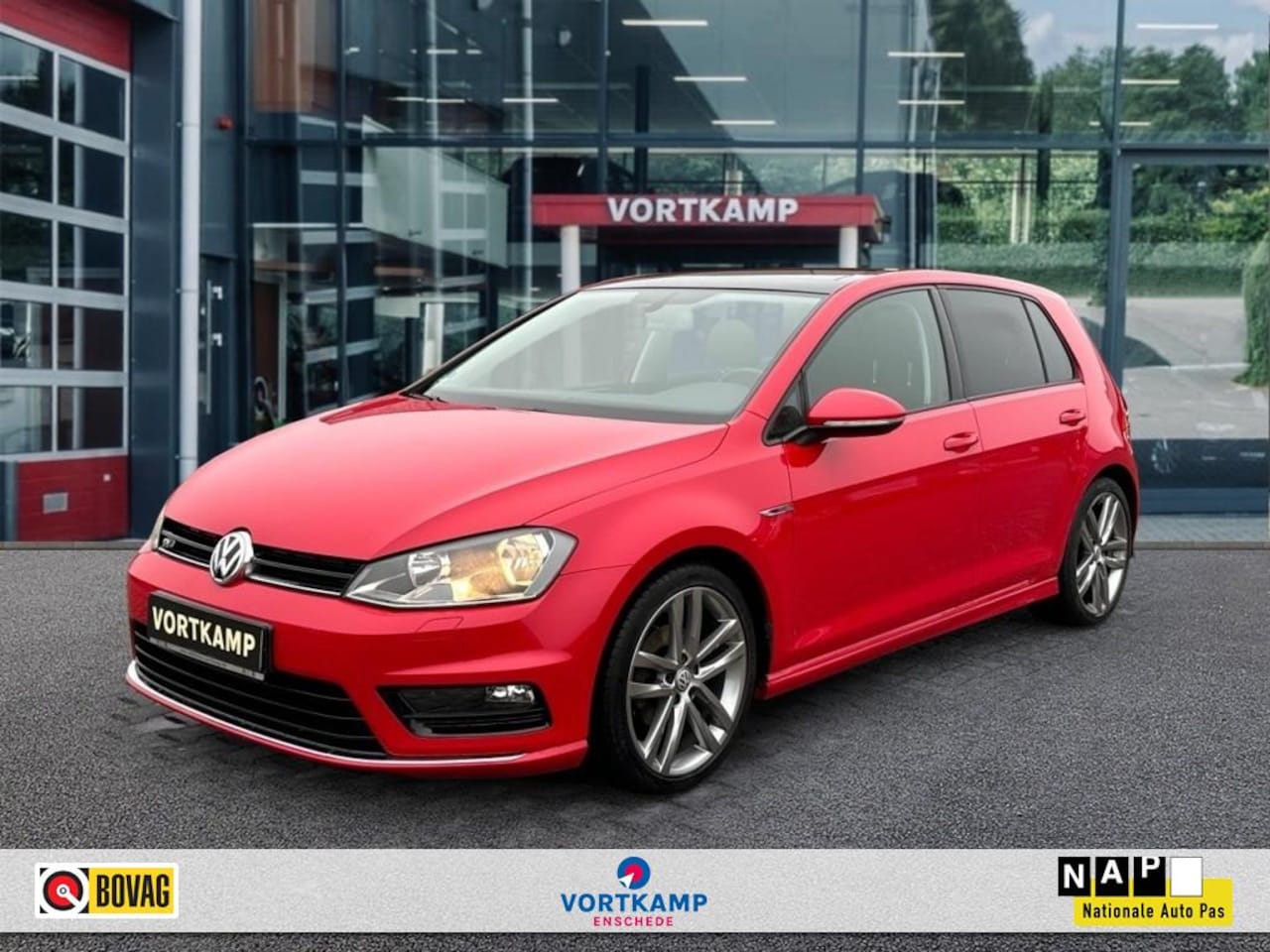 Volkswagen Golf - 1.2 TSI R-LINE PANO-DAK/CRUISE/PDC/STOELVERW/NAVI - AutoWereld.nl