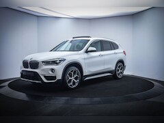 BMW X1 - 18iA X-LINE EDITION PANO/FULL LED/CAMERA/HEAD UP/STOELVERW./NAVI/DAB/PDC V+A/LMV 18''