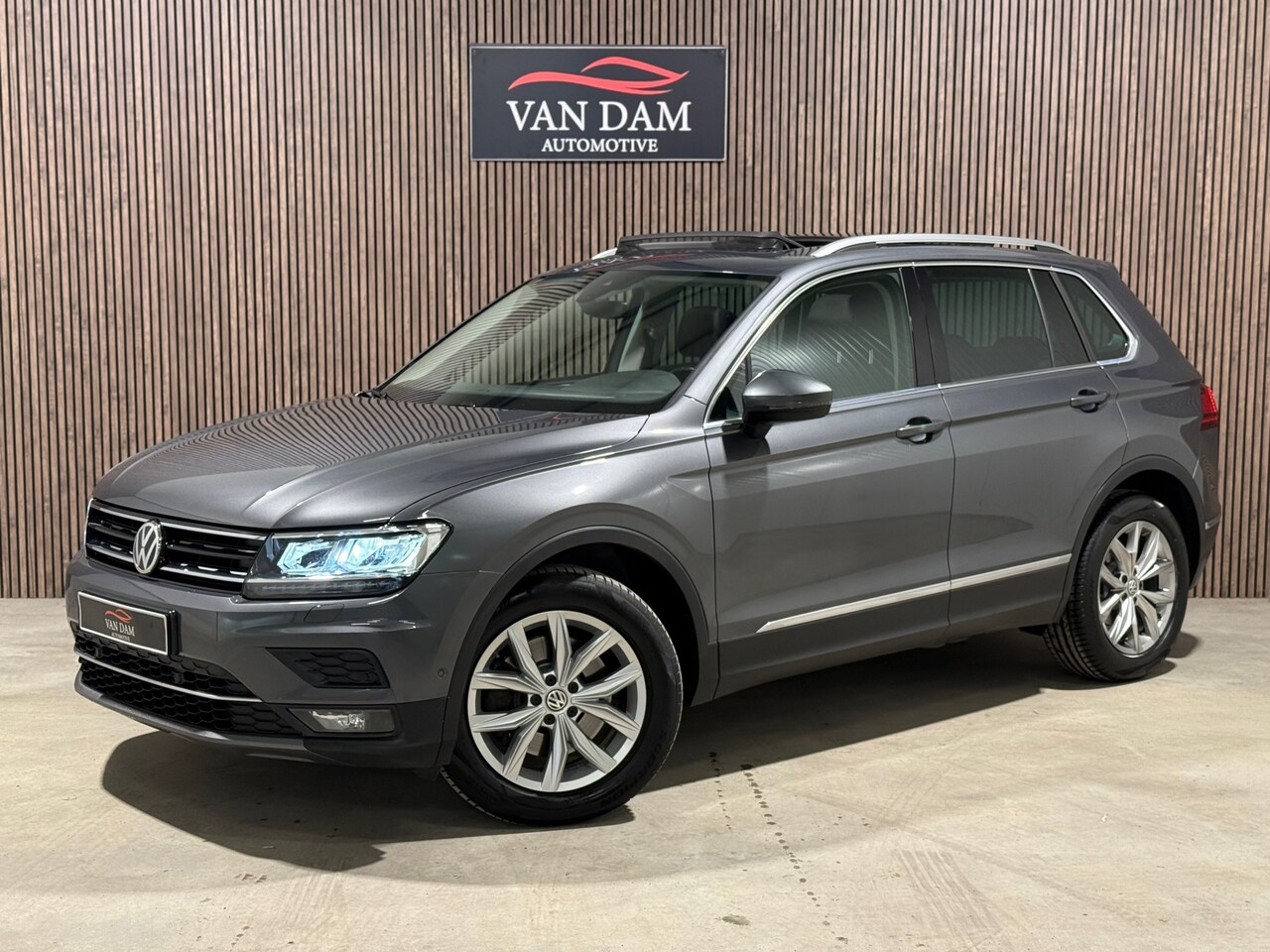 Volkswagen Tiguan - 2.0 TSI 4Motion Highline 2020 DSG VIRTUAL PANO - AutoWereld.nl