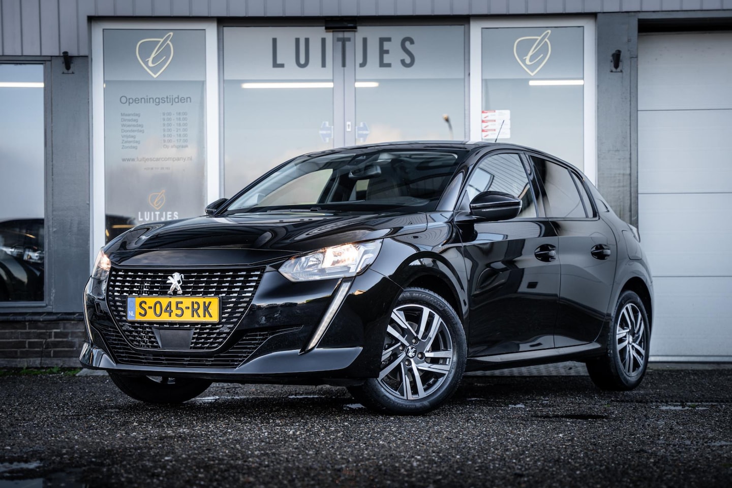 Peugeot 208 - 1.2 PureTech Allure I Pano-dak I Carplay I Dealer-o.h. I Stoelverw. I Half-leder - AutoWereld.nl