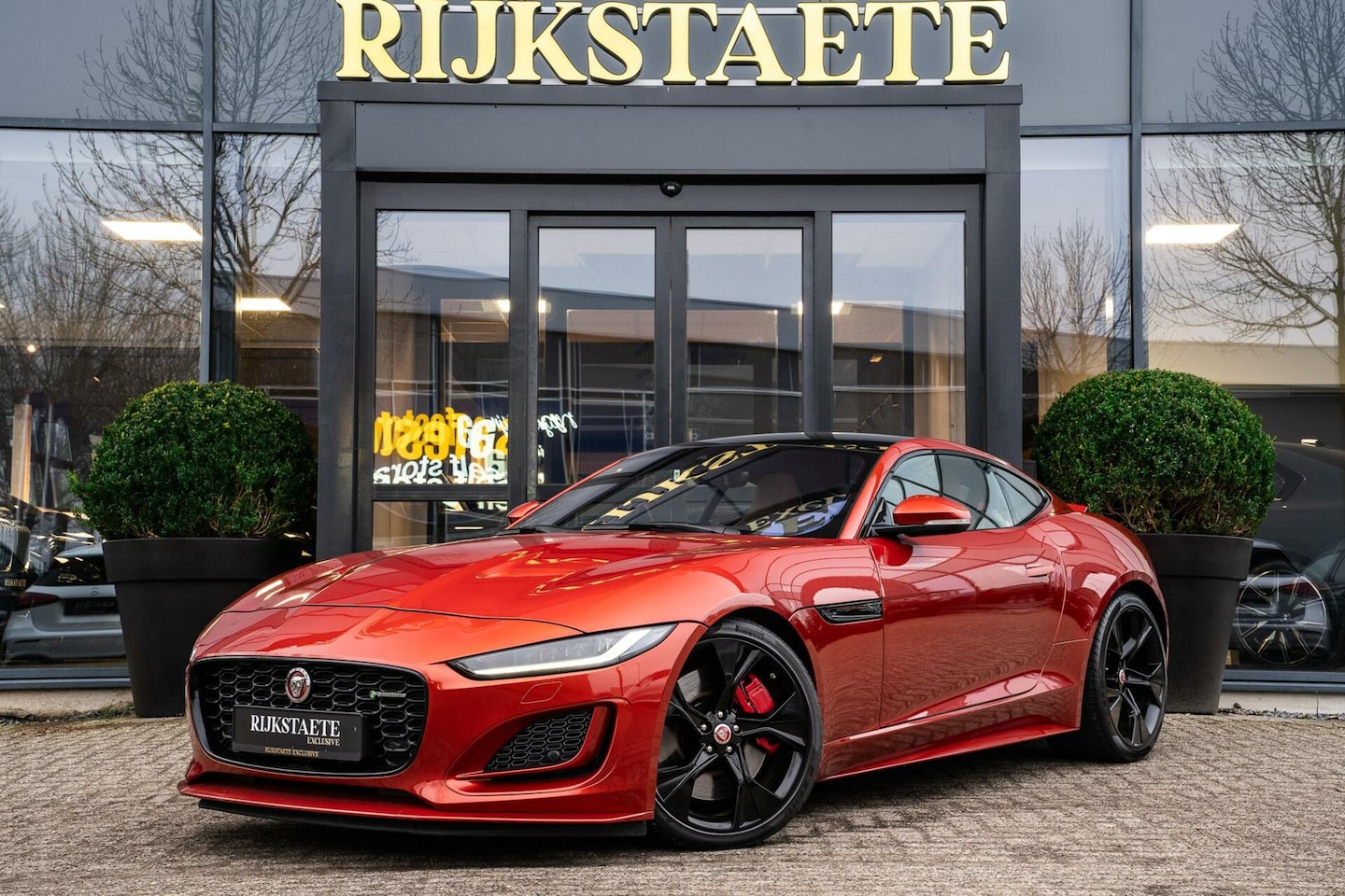 Jaguar F-type - P380 R-Dynamic AWD|PANO|MERIDIAN|ALCANTARA|20' - AutoWereld.nl