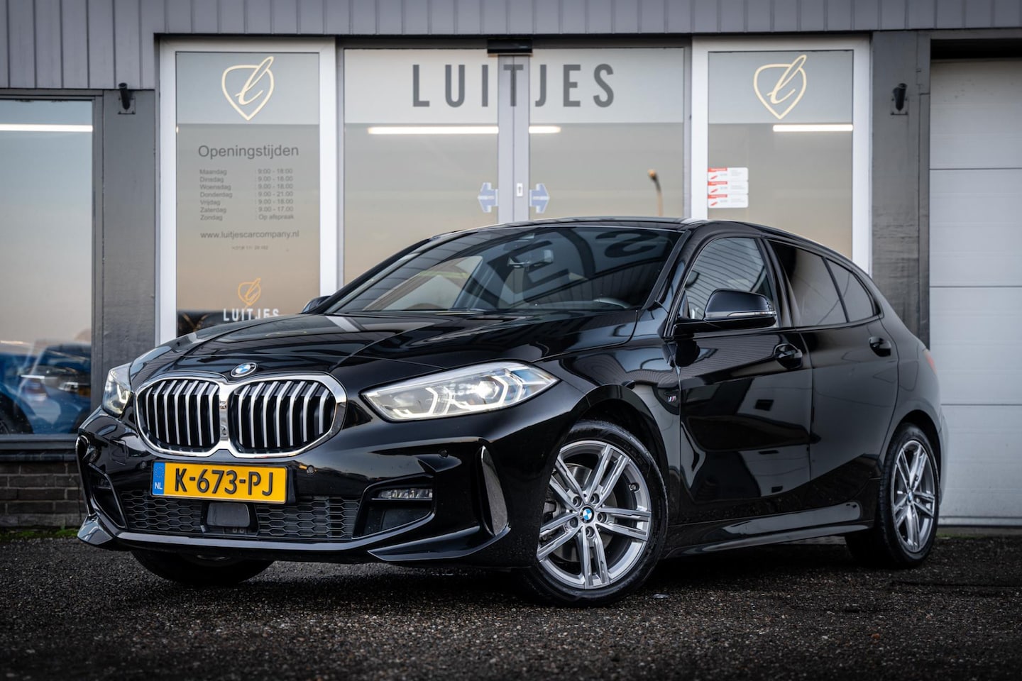 BMW 1-serie - 118i Executive M-Sport I Org.NL I 1e-eig. I Carplay I Sfeerverl. I Trekhaak I Virtual-cock - AutoWereld.nl