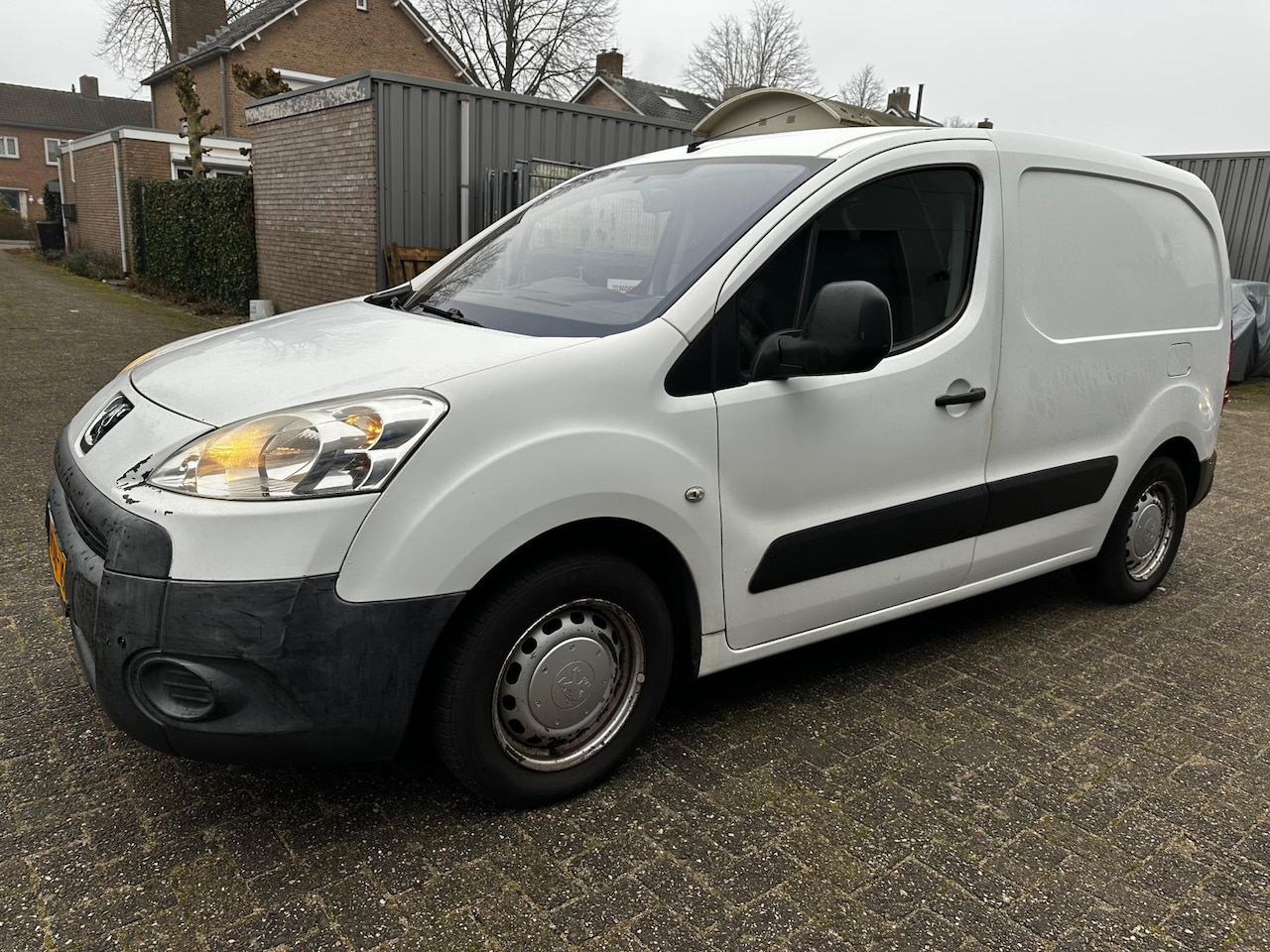 Peugeot Partner - 1,6 HDI 2009 APK 4-25 airco schuifdeur - AutoWereld.nl