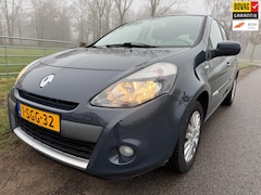 Renault Clio - 1.2 Collection keurig onderhouden met navigatie