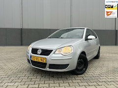 Volkswagen Polo - 1.4-16V Turijn/NAP/BLUETOOTH/AIRCO/APK