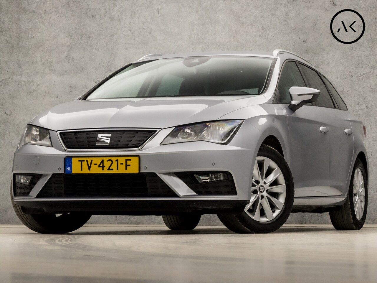 Seat Leon ST - 1.0 TSI Intense (APPLE CARPLAY, NAVIGATIE, CLIMATE, GETINT GLAS, SPORTSTOELEN, KEYLESS STA - AutoWereld.nl